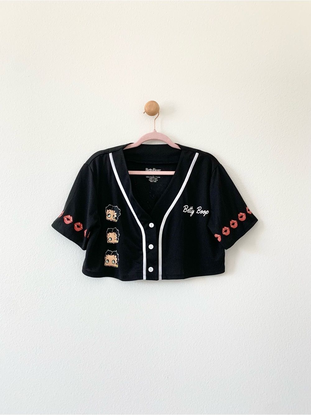 Betty Boop Black Red Lips Button Up Crop Top Jersey Large